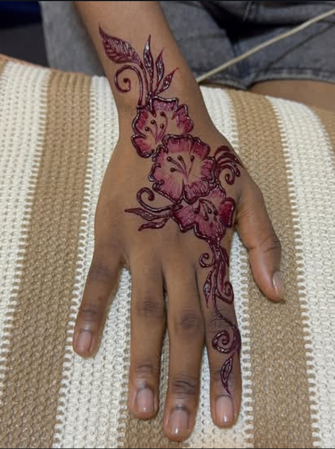 hand henna design